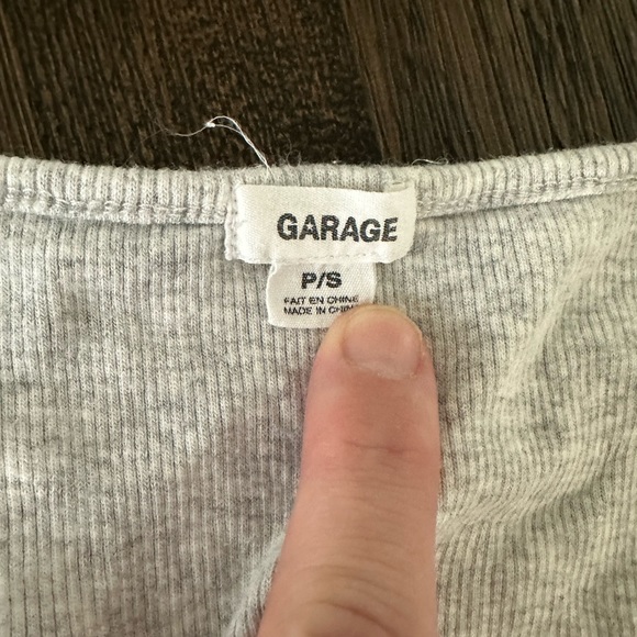 Garage crop top - Picture 3 of 3